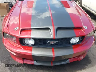 2008 Ford Mustang GT Deluxe z VIN 1ZVHT82H885111628, wystawiony jako IAAI lot #42522595 z przebiegiem 98 043 mil mil oraz . Historia ofert i sprzedaży dostępna na DreamBid. Obrazek 6.