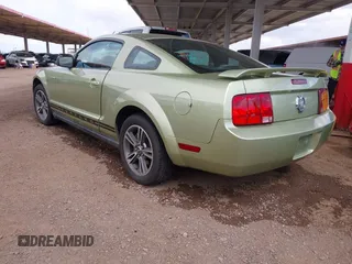 2006 Ford Mustang Standard with VIN 1ZVFT80NX65150735, listed as a IAAI auction lot 41950763 with 128,881 mi miles. Bid and sale history available at carsss.com. Image 3.