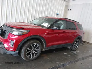 2025 Ford Explorer ST-Line с VIN 1FMUK7KH9SGA89287, выставлен на аукционе IAAI как лот 42265994 с пробегом 8 439 миль миль и . История ставок и продаж доступна на DreamBid. Изображение 14.