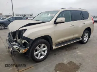 2010 Lexus GX 460 z VIN JTJBM7FX7A5010309, wystawiony jako Copart lot #54590355 z przebiegiem Nie podano mil oraz Czysty tytuł • Clean title. Historia ofert i sprzedaży dostępna na DreamBid. Obrazek 1.