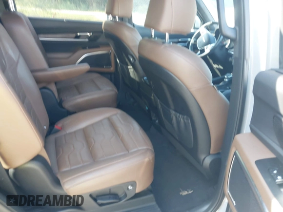 2022 Kia Telluride SX z VIN 5XYP5DHC0NG212114, wystawiony jako IAAI lot #42115082 z przebiegiem 67 071 mil mil oraz . Historia ofert i sprzedaży dostępna na DreamBid. Obrazek 8.