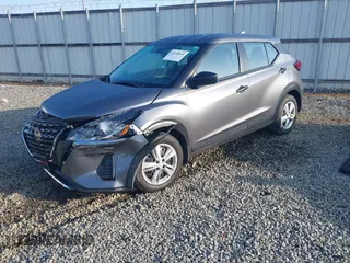 2024 Nissan Kicks S z VIN 3N1CP5BV4RL584579, wystawiony jako IAAI lot #42138648 z przebiegiem 9 909 mil mil oraz . Historia ofert i sprzedaży dostępna na DreamBid. Obrazek 2.