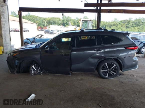 2021 Toyota Highlander XSE with VIN 5TDLZRBH6MS082409, listed as a IAAI auction lot 40172495 with 29,328 mi miles and . Bid and sale history available at DreamBid. Image 15.