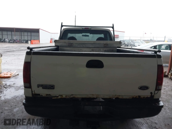 2002 Ford F-250 XL z VIN 1FTNF20L22EB02819, wystawiony jako IAAI lot #42183365 z przebiegiem 254 171 mil mil oraz . Historia ofert i sprzedaży dostępna na DreamBid. Obrazek 16.