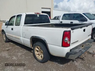 2005 Chevrolet Silverado 1500 LS with VIN 2GCEC19V351134806, listed as a IAAI auction lot 42181734 with 239,444 mi miles and . Bid and sale history available at DreamBid. Image 3.