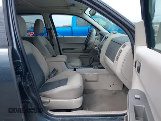 2008 Ford Escape XLT with VIN 1FMCU93118KA95738, listed as a IAAI auction lot 42051010 with 191,112 mi miles. Bid and sale history available at carsss.com. Image 5.