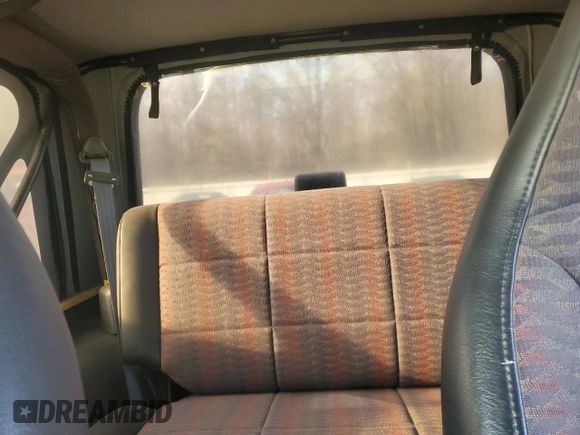 2000 Jeep Wrangler SE with VIN 1J4FA29PXYP775373, listed as a Copart auction lot 84903874 with 74,620 mi miles and Clean Title. Bid and sale history available at carsss.com. Image 10.