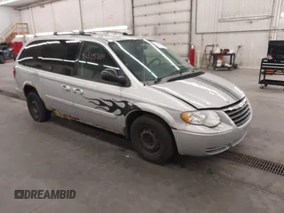 2005 Chrysler Town & Country LX z VIN 2C4GP44R95R307299, wystawiony jako IAAI lot #42535704 z przebiegiem 168 658 mil mil oraz . Historia ofert i sprzedaży dostępna na DreamBid. Obrazek 1.