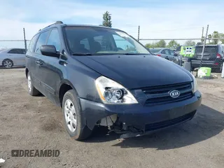 2007 Kia Sedona EX with VIN KNDMB233576109557, listed as a IAAI auction lot 41813984 with 204,856 mi miles. Bid and sale history available at carsss.com. Image 1.