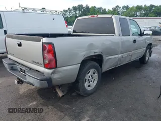 2005 Chevrolet Silverado 1500 LT z VIN 1GCEC19T25Z189317, wystawiony jako IAAI lot #42478193 z przebiegiem 172 659 mil mil oraz . Historia ofert i sprzedaży dostępna na DreamBid. Obrazek 4.