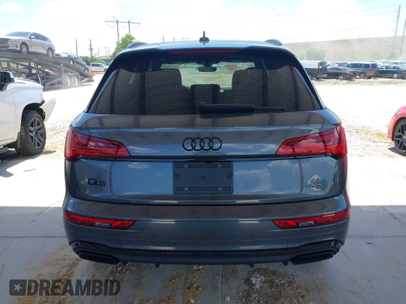 2024 Audi Q5 S line Premium z VIN WA1GAAFY5R2109175, wystawiony jako IAAI lot #41938991 z przebiegiem 7133 mil mil oraz . Historia ofert i sprzedaży dostępna na DreamBid. Obrazek 17.
