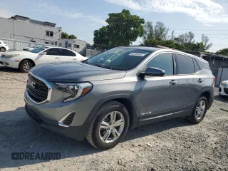 2020 GMC Terrain SLE z VIN 3GKALMEV5LL130522, wystawiony jako Copart lot #52151445 z przebiegiem 43 391 mil mil oraz Szkoda całkowita • Salvage title. Historia ofert i sprzedaży dostępna na DreamBid. Obrazek 1.