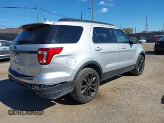 2018 Ford Explorer XLT with VIN 1FM5K8D85JGC40261, listed as a IAAI auction lot 40551477 with 70,177 mi miles and . Bid and sale history available at DreamBid. Image 4.