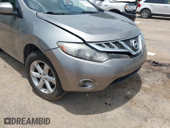 2009 Nissan Murano LE z VIN JN8AZ18W79W151778, wystawiony jako IAAI lot #42530560 z przebiegiem 157 393 mil mil oraz . Historia ofert i sprzedaży dostępna na DreamBid. Obrazek 12.