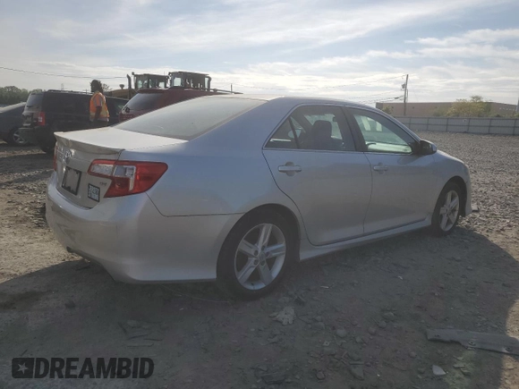 2014 Toyota Camry L with VIN 4T1BF1FK9EU318538, listed as a Copart auction lot 55355835 with 184,584 mi miles and Clean Title. Bid and sale history available at carsss.com. Image 3.