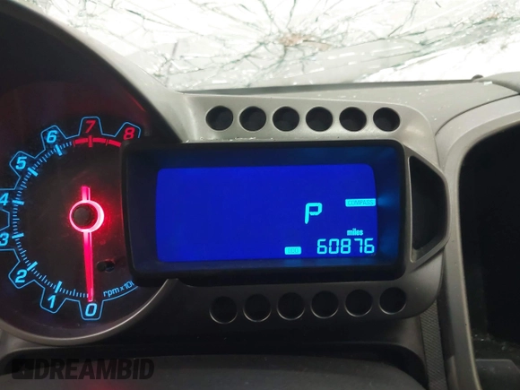 2012 Chevrolet Sonic LTZ z VIN 1G1JE6SH4C4169147, wystawiony jako IAAI lot #40283181 z przebiegiem 60 876 mil mil oraz . Historia ofert i sprzedaży dostępna na DreamBid. Obrazek 7.