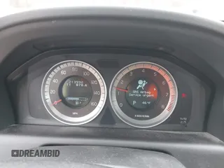 2012 Volvo XC60 3.2L с VIN YV4952DL3C2327880, выставлен на аукционе IAAI как лот 41215399 с пробегом 213 992 миль миль и . История ставок и продаж доступна на DreamBid. Изображение 7.