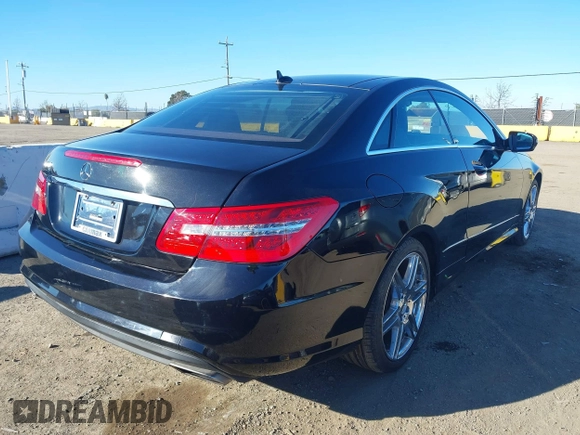 2010 Mercedes-Benz E-Class E 550 with VIN WDDKJ7CBXAF019381, listed as a IAAI auction lot 41392705 with 76,082 mi miles. Bid and sale history available at carsss.com. Image 4.