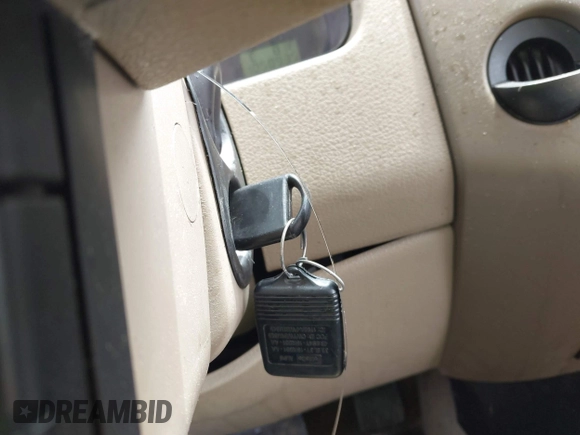 2008 Ford F-150 XLT с VIN 1FTPX14558FB88657, выставлен на аукционе IAAI как лот 42507471 с пробегом 105 893 миль миль и . История ставок и продаж доступна на DreamBid. Изображение 11.