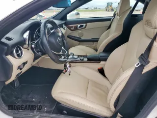 2018 Mercedes-Benz SLC 300 с VIN WDDPK3JA4JF147055, выставлен на аукционе Copart как лот 60734165 с пробегом 67 769 миль миль и Списание • Salvage title. История ставок и продаж доступна на DreamBid. Изображение 7.