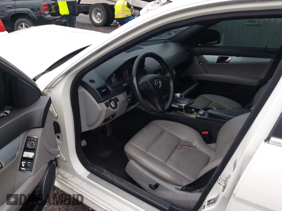 2008 Mercedes-Benz C 300 Sport with VIN WDDGF81X28F058360, listed as a IAAI auction lot 42199341 with Not provided miles and . Bid and sale history available at DreamBid. Image 5.