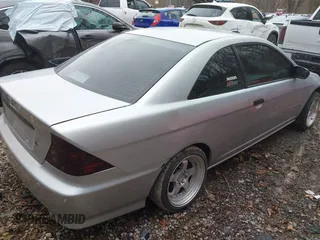 2005 Honda Civic VP z VIN 1HGEM21125L077764, wystawiony jako IAAI lot #41679934 z przebiegiem 204 142 mil mil oraz . Historia ofert i sprzedaży dostępna na DreamBid. Obrazek 4.