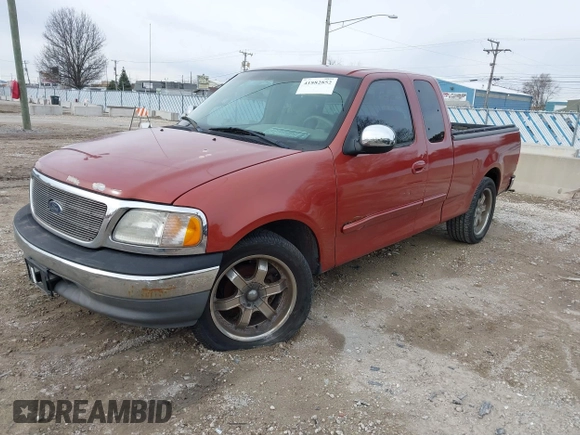 2001 Ford F-150 XL z VIN 1FTRX17W61NA63398, wystawiony jako IAAI lot #41882852 z przebiegiem 179 573 mil mil oraz . Historia ofert i sprzedaży dostępna na DreamBid. Obrazek 2.