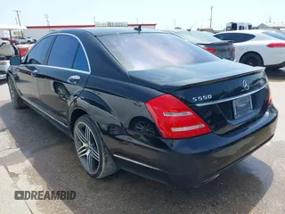 2013 Mercedes-Benz S-Class S 550 with VIN WDDNG7DB7DA531529, listed as a IAAI auction lot 41999063 with 121,561 mi miles. Bid and sale history available at carsss.com. Image 3.