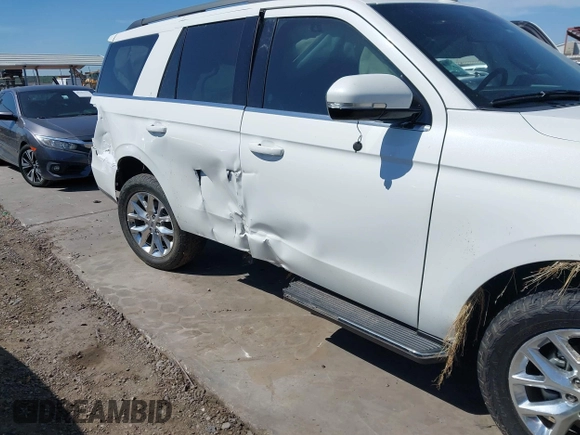 2021 Ford Expedition XLT z VIN 1FMJU1HT6MEA89025, wystawiony jako IAAI lot #42232063 z przebiegiem 46 854 mil mil oraz . Historia ofert i sprzedaży dostępna na DreamBid. Obrazek 17.