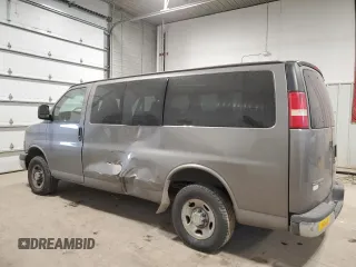 2009 Chevrolet Express Passenger z VIN 1GAGG25K691140635, wystawiony jako Copart lot #88503195 z przebiegiem 144 026 mil mil oraz Szkoda całkowita • Salvage title. Historia ofert i sprzedaży dostępna na DreamBid. Obrazek 2.