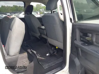 2018 Ram 1500 Express z VIN 3C6RR6KG5JG194863, wystawiony jako IAAI lot #42133048 z przebiegiem 151 614 mil mil oraz . Historia ofert i sprzedaży dostępna na DreamBid. Obrazek 8.