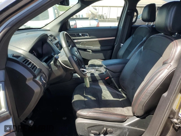 2018 Ford Explorer XLT с VIN 1FM5K7D86JGC55667, выставлен на аукционе Copart как лот 52615085 с пробегом 119 020 миль миль и Списание • Salvage title. История ставок и продаж доступна на DreamBid. Изображение 7.