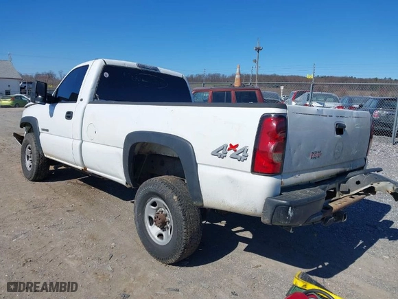 2005 Chevrolet Silverado 2500HD with VIN 1GCHK24U85E327875, listed as a IAAI auction lot 41904688 with 94,071 mi miles. Bid and sale history available at carsss.com. Image 3.