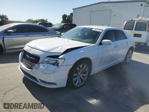 2017 Chrysler 300 Limited z VIN 2C3CCAAG6HH605609, wystawiony jako Copart lot #57677755 z przebiegiem 44 797 mil mil oraz Szkoda całkowita • Salvage title. Historia ofert i sprzedaży dostępna na DreamBid. Obrazek 1.