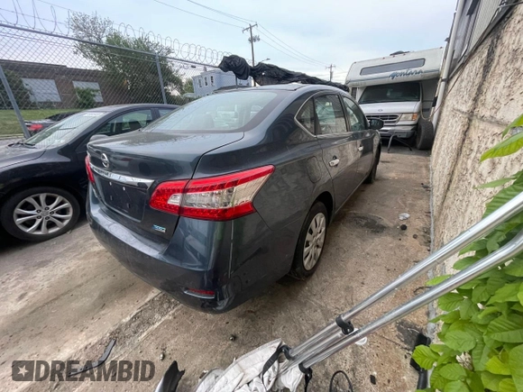 2014 Nissan Sentra SV z VIN 3N1AB7AP4EY248917, wystawiony jako Copart lot #57714135 z przebiegiem 141 110 mil mil oraz Czysty tytuł • Clean title. Historia ofert i sprzedaży dostępna na DreamBid. Obrazek 4.