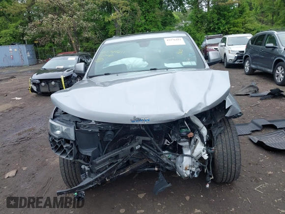 2020 Jeep Grand Cherokee Laredo E z VIN 1C4RJFAG3LC199485, wystawiony jako IAAI lot #42276411 z przebiegiem 109 489 mil mil oraz . Historia ofert i sprzedaży dostępna na DreamBid. Obrazek 12.