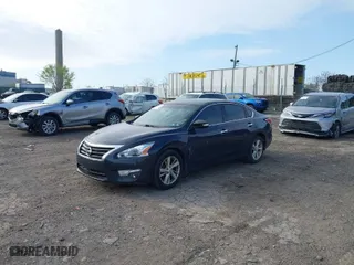 2014 Nissan Altima 2.5 SV with VIN 1N4AL3AP0EC141266, listed as a IAAI auction lot 42012569 with 211,877 mi miles. Bid and sale history available at carsss.com. Image 2.