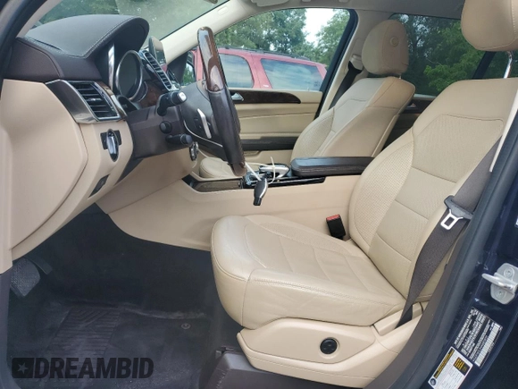 2017 Mercedes-Benz GLS 450 z VIN 4JGDF6EE2HA885455, wystawiony jako Copart lot #60478045 z przebiegiem 124 288 mil mil oraz Szkoda całkowita • Salvage title. Historia ofert i sprzedaży dostępna na DreamBid. Obrazek 7.