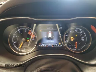 2019 Jeep Cherokee Limited with VIN 1C4PJMDN2KD255950, listed as a Copart auction lot 52145165 with 39,667 mi miles and Salvage Title. Bid and sale history available at carsss.com. Image 9.