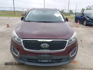 2017 Kia Sorento LX with VIN 5XYPG4A31HG259077, listed as a IAAI auction lot 42199198 with Not Provided miles. Bid and sale history available at carsss.com. Image 6.