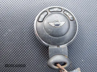 2014 MINI Countryman with VIN WMWZB3C52EWR40215, listed as a IAAI auction lot 42687571 with 106,338 mi miles and . Bid and sale history available at DreamBid. Image 11.