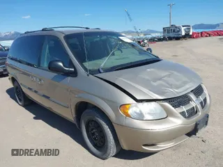 2002 Dodge Caravan Sport with VIN 1B4GP443X2B651906, listed as a IAAI auction lot 42014489 with 186,041 mi miles. Bid and sale history available at carsss.com. Image 1.