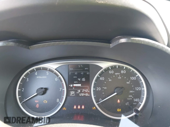 2024 Nissan Versa S z VIN 3N1CN8DV2RL910111, wystawiony jako IAAI lot #42028037 z przebiegiem 12 848 mil mil oraz . Historia ofert i sprzedaży dostępna na DreamBid. Obrazek 7.