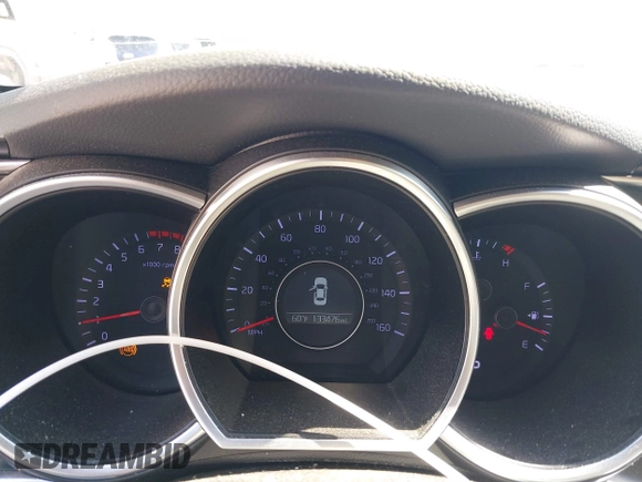 2015 Kia Optima LX with VIN 5XXGM4A70FG470686, listed as a IAAI auction lot 41828763 with 133,547 mi miles. Bid and sale history available at carsss.com. Image 7.
