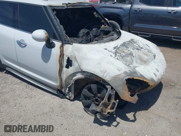 2019 MINI Countryman Cooper with VIN WMZYS7C50K3F46041, listed as a IAAI auction lot 42085025 with Not provided miles and . Bid and sale history available at DreamBid. Image 14.