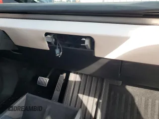 2024 Tesla Cybertruck Cyberbeast z VIN 7G2CEHEE5RA000103, wystawiony jako Copart lot #78871284 z przebiegiem Nie podano mil oraz Tytuł czysty. Historia ofert i sprzedaży dostępna na DreamBid. Obrazek 9.