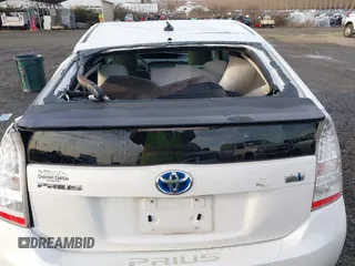 2011 Toyota Prius I with VIN JTDKN3DU4B1458064, listed as a IAAI auction lot 41409409 with 208,023 mi miles. Bid and sale history available at carsss.com. Image 13.