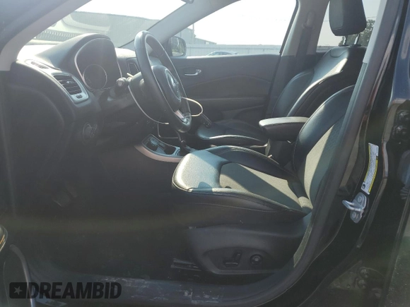 2019 Jeep Compass Latitude z VIN 3C4NJDBB5KT740982, wystawiony jako Copart lot #62478375 z przebiegiem 67 197 mil mil oraz Szkoda całkowita • Salvage title. Historia ofert i sprzedaży dostępna na DreamBid. Obrazek 7.