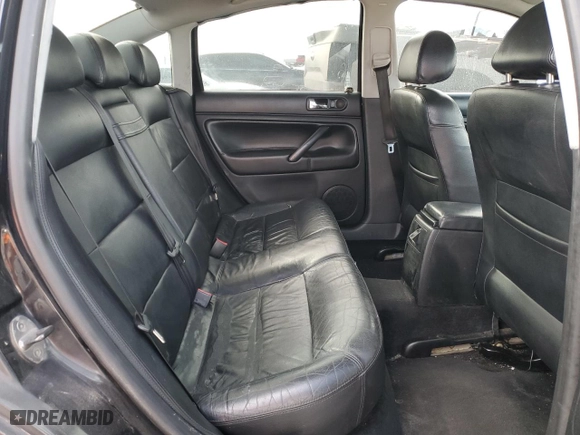 2003 Volkswagen Passat GLS with VIN WVWPD63BX3P113713, listed as a Copart auction lot 46002415 with 206,144 mi miles and Salvage Title. Bid and sale history available at carsss.com. Image 10.