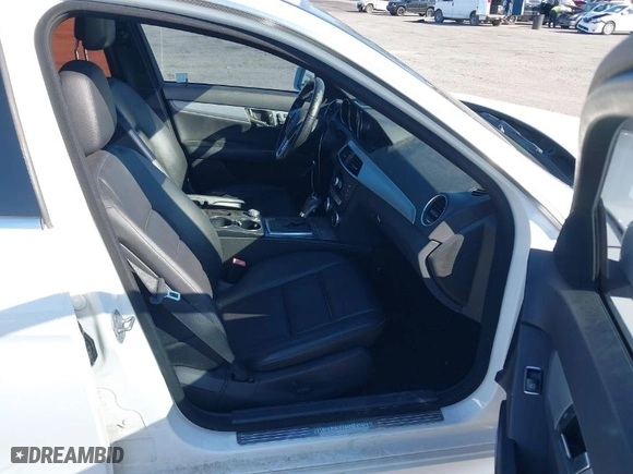2014 Mercedes-Benz C-Class C 300 Sport with VIN WDDGF8AB5ER324999, listed as a IAAI auction lot 41498311 with 133,914 mi miles. Bid and sale history available at carsss.com. Image 5.
